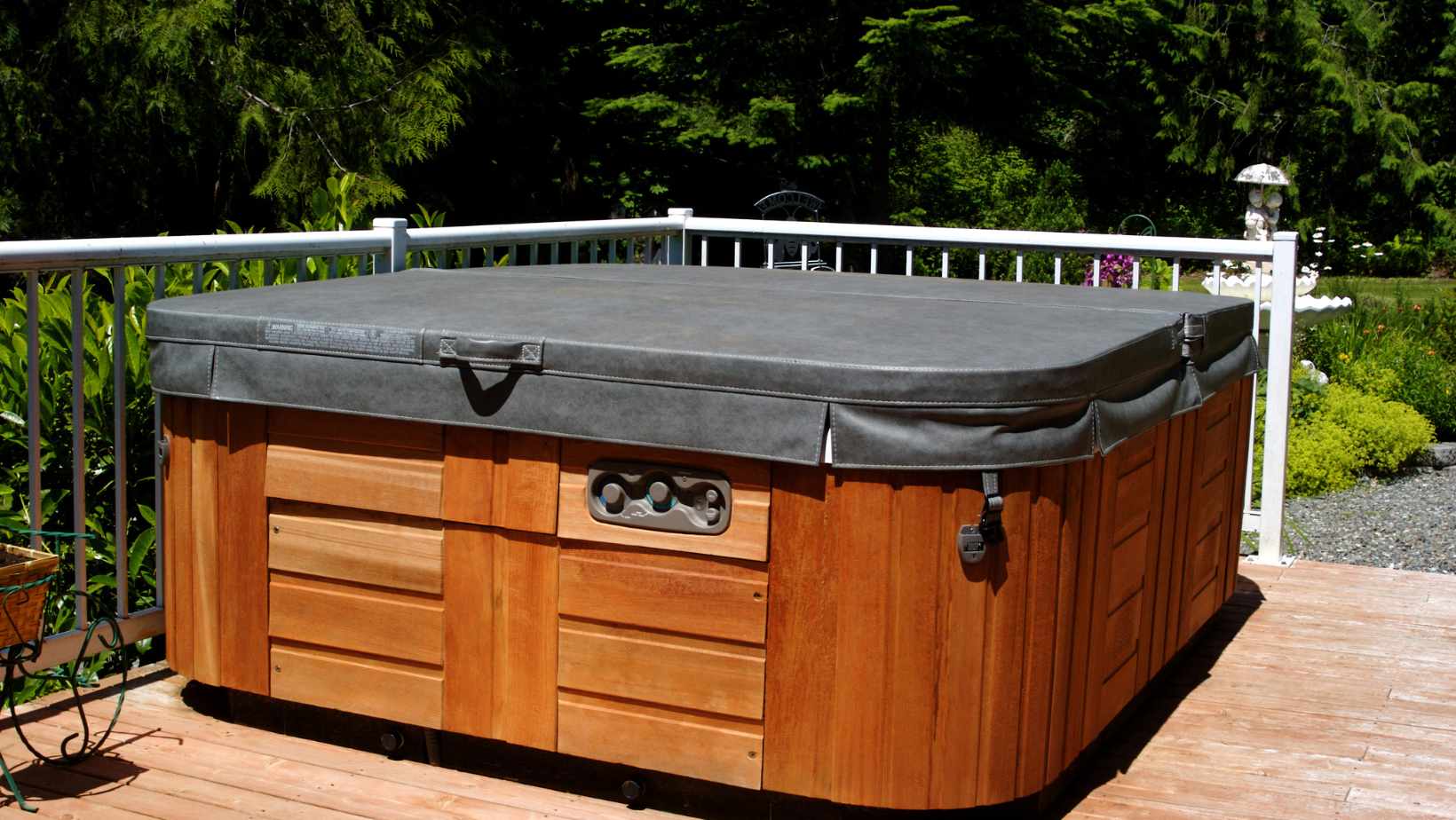 how-to-clean-hot-tub-cover-easy-steps