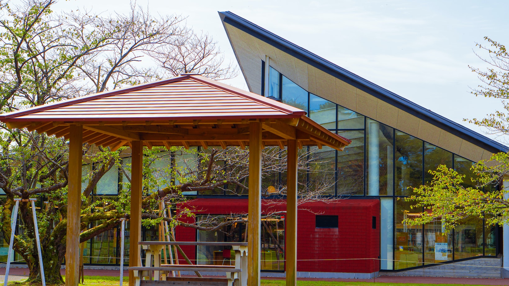 How To Enhance Your Outdoor Space with a Stylish and Practical Slanted